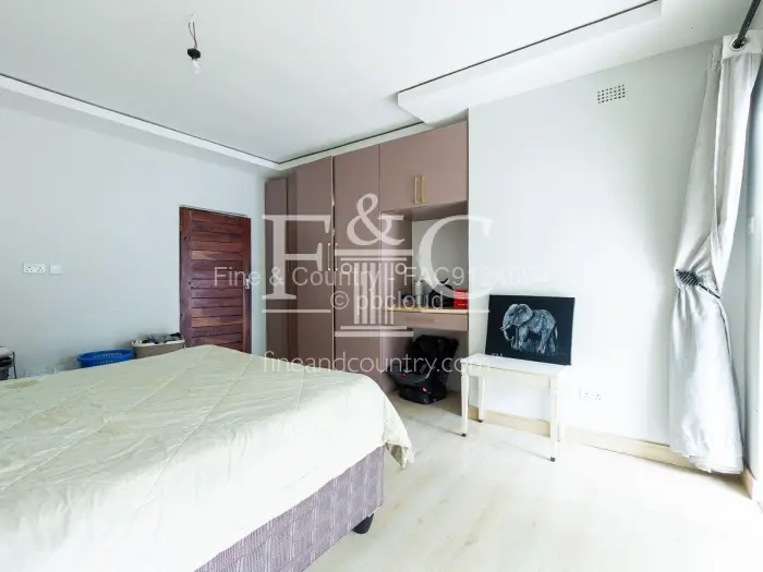 5 Bedroom House for Sale in Carrick Creagh Estate, Harare