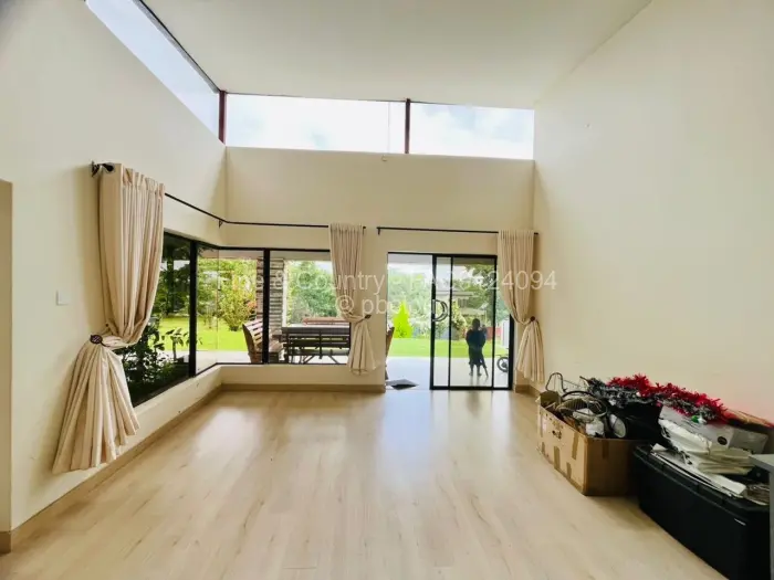 5 Bedroom House for Sale in Carrick Creagh Estate, Harare