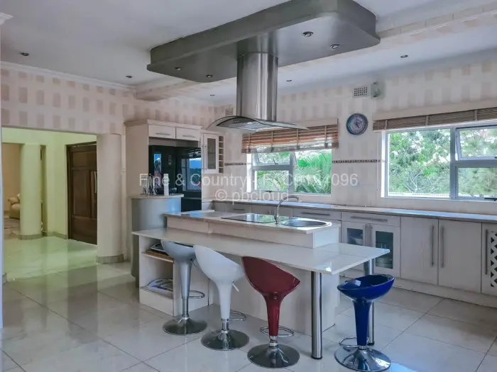 5 Bedroom House to Rent in Greystone Park