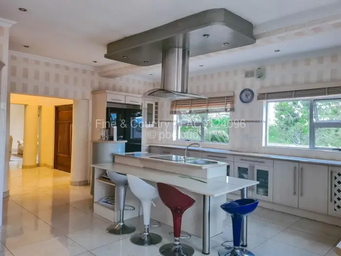 5 Bedroom House to Rent in Greystone Park