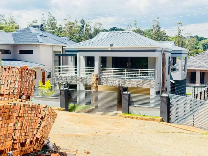 4 Bedroom House for Sale in Carrick Creagh Estate, Harare