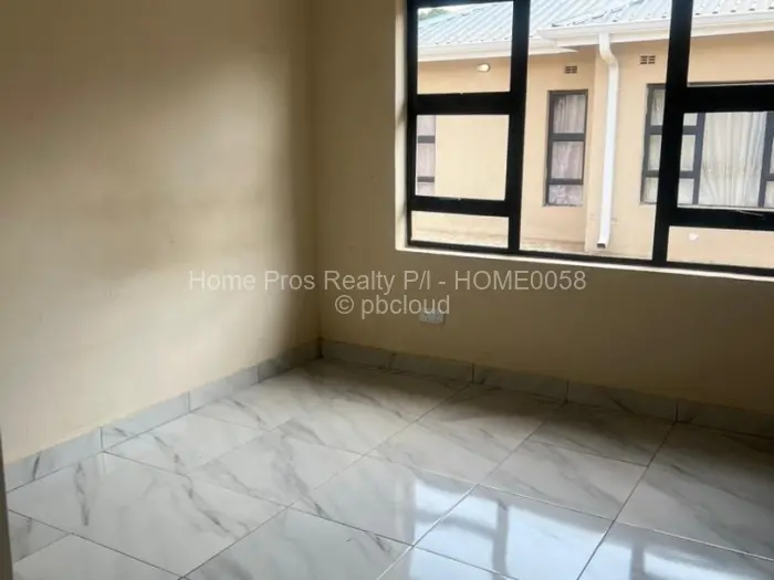 Townhouse/Cluster for Sale in Bluff Hill, Harare