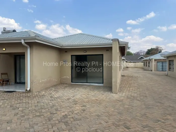 Townhouse/Cluster for Sale in Bluff Hill, Harare