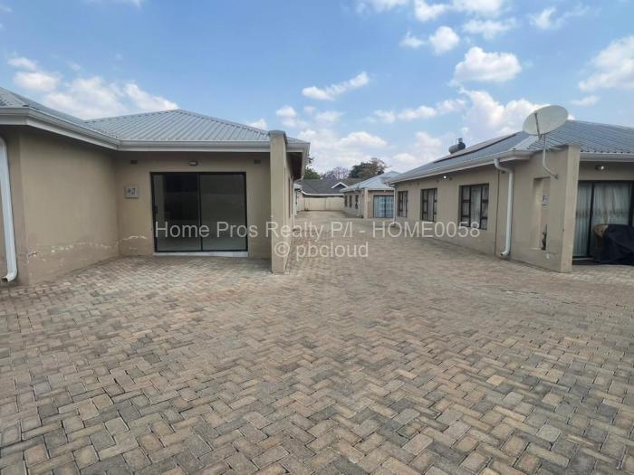 Townhouse/Cluster for Sale in Bluff Hill, Harare