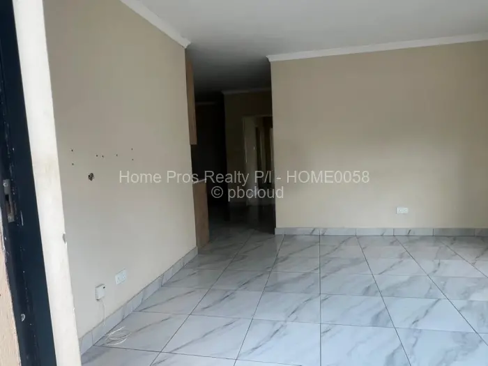 Townhouse/Cluster for Sale in Bluff Hill, Harare