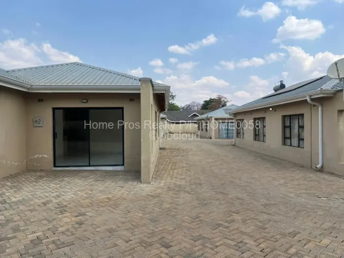 Townhouse/Cluster for Sale in Bluff Hill, Harare