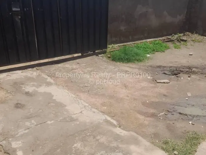 3 Bedroom House for Sale in Chitungwiza, Chitungwiza