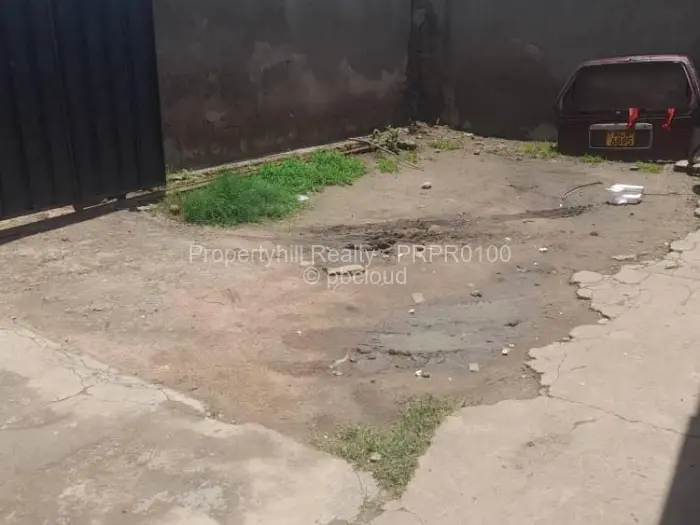 3 Bedroom House for Sale in Chitungwiza, Chitungwiza