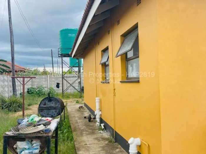 3 Bedroom Cottage/Garden Flat for Sale in Zimre Park, Harare