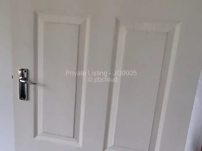 2 Bedroom House to Rent in Greendale, Harare