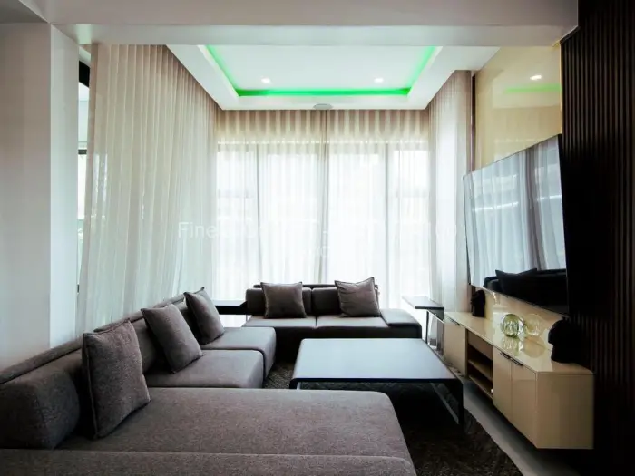 Townhouse/Cluster to Rent in Newlands, Harare