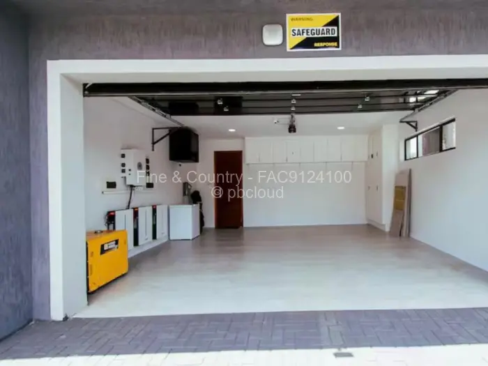 Townhouse/Cluster to Rent in Newlands, Harare