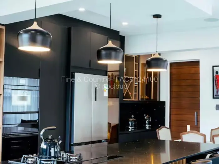 Townhouse/Cluster to Rent in Newlands, Harare