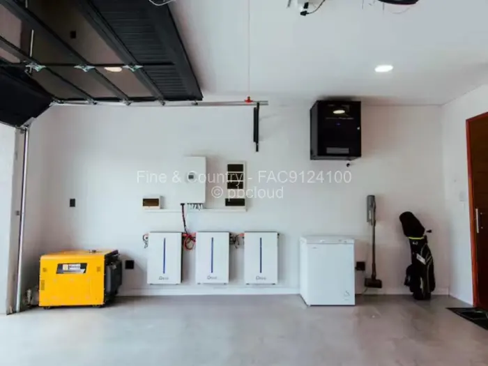 Townhouse/Cluster to Rent in Newlands, Harare