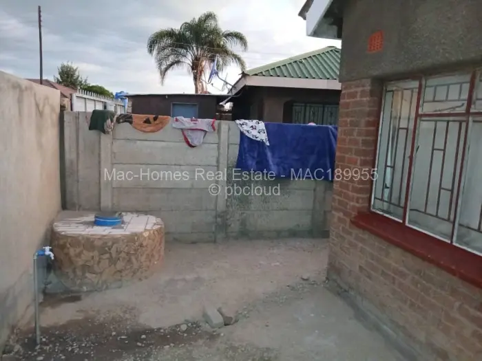 4 Bedroom House for Sale in Chitungwiza, Chitungwiza