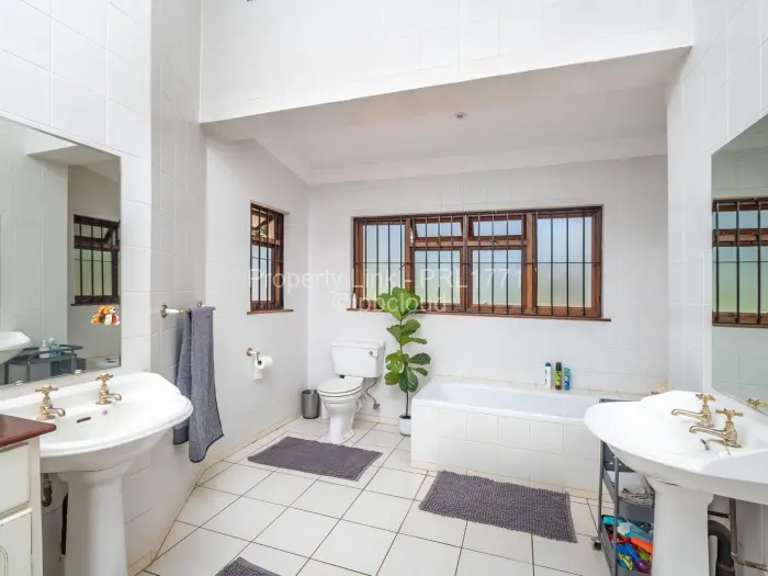 Townhouse/Cluster for Sale in Borrowdale, Harare