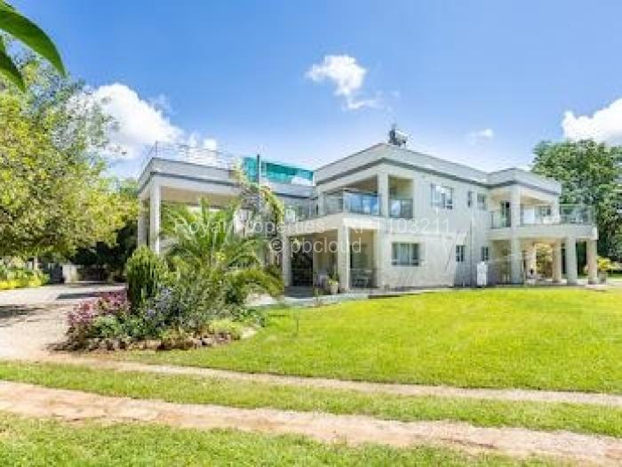 7 Bedroom House to Rent in Chisipite, Harare