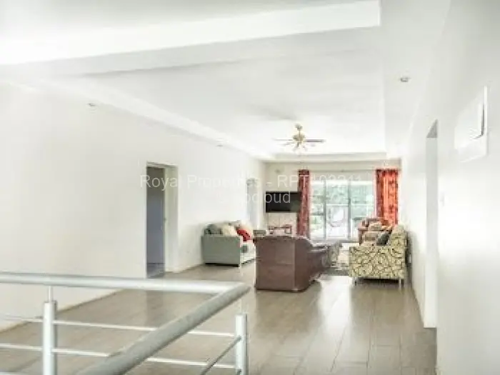 7 Bedroom House to Rent in Chisipite, Harare