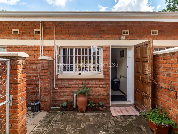 Townhouse/Cluster for Sale in Newlands, Harare