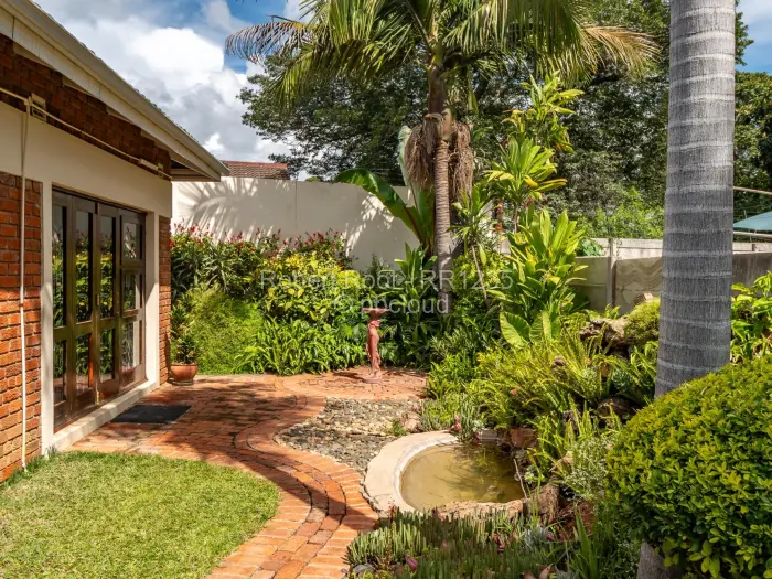 Townhouse/Cluster for Sale in Newlands, Harare