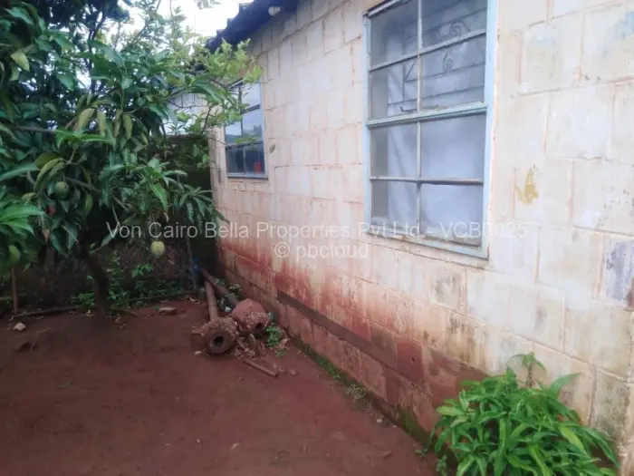 2 Bedroom House for Sale in Mufakose, Harare
