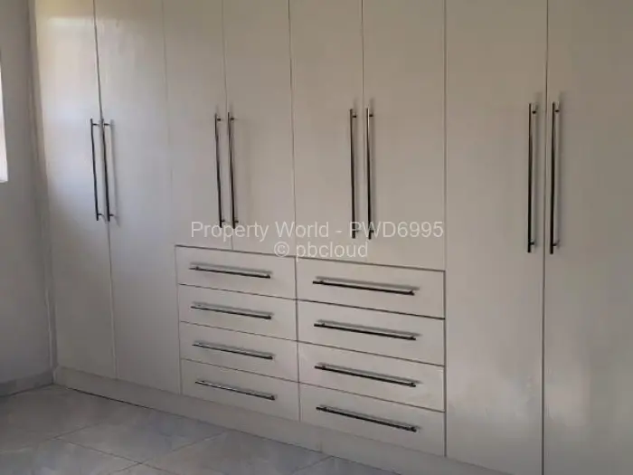 Townhouse/Cluster to Rent in Borrowdale, Harare