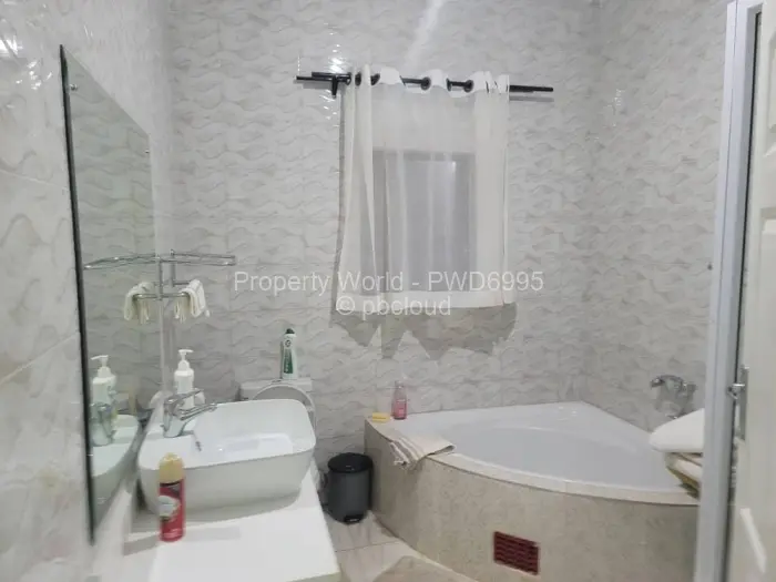 Townhouse/Cluster to Rent in Borrowdale, Harare