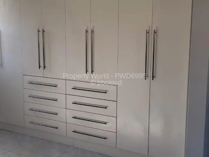 Townhouse/Cluster to Rent in Borrowdale, Harare