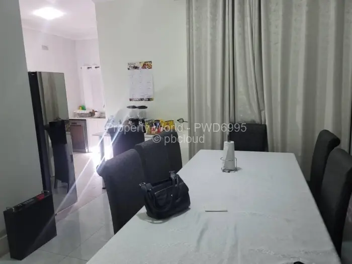 Townhouse/Cluster to Rent in Borrowdale, Harare