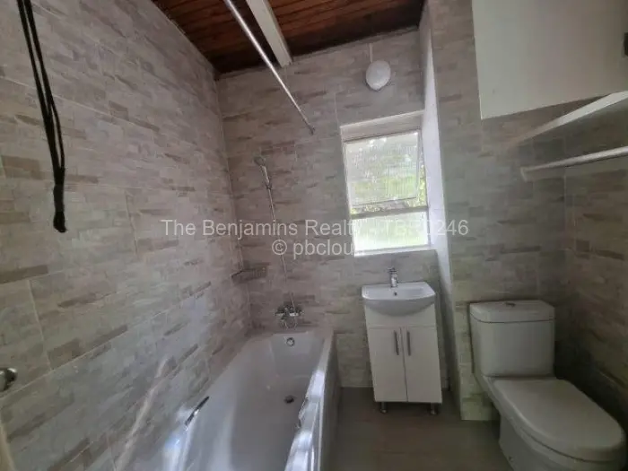 Flat/Apartment to Rent in Strathaven, Harare