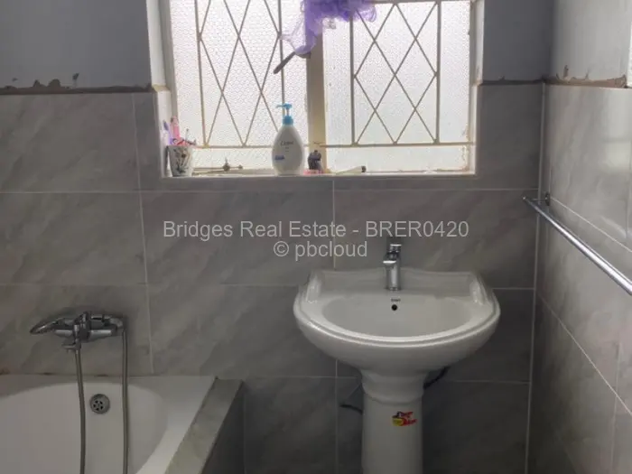 4 Bedroom House to Rent in Mabelreign, Harare