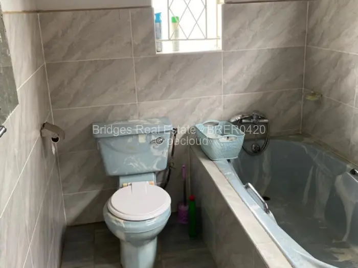 4 Bedroom House to Rent in Mabelreign, Harare