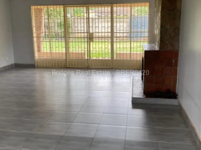 4 Bedroom House to Rent in Mabelreign, Harare
