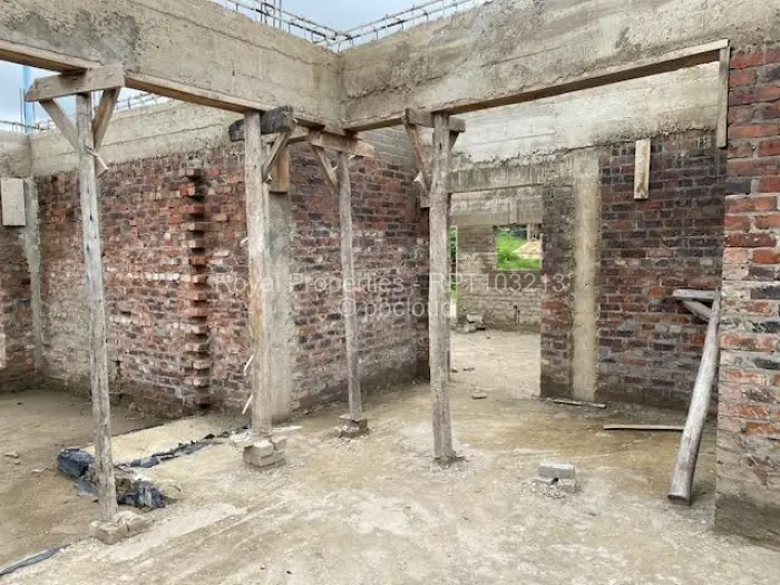 6 Bedroom House for Sale in Quinnington, Harare