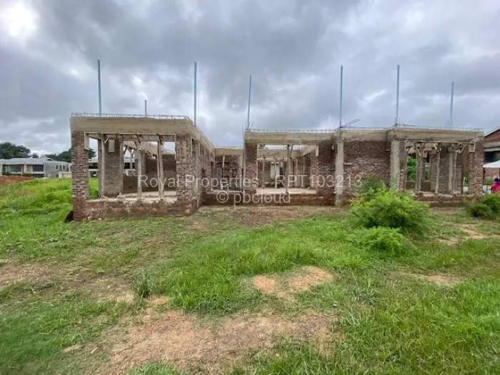 6 Bedroom House for Sale in Quinnington, Harare