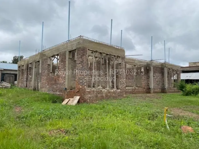 6 Bedroom House for Sale in Quinnington, Harare