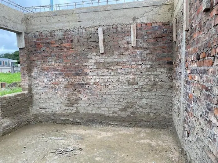 6 Bedroom House for Sale in Quinnington, Harare