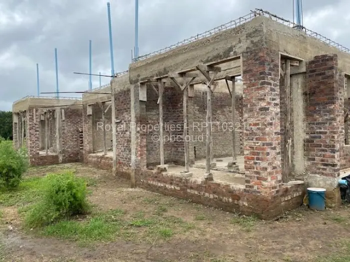 6 Bedroom House for Sale in Quinnington, Harare