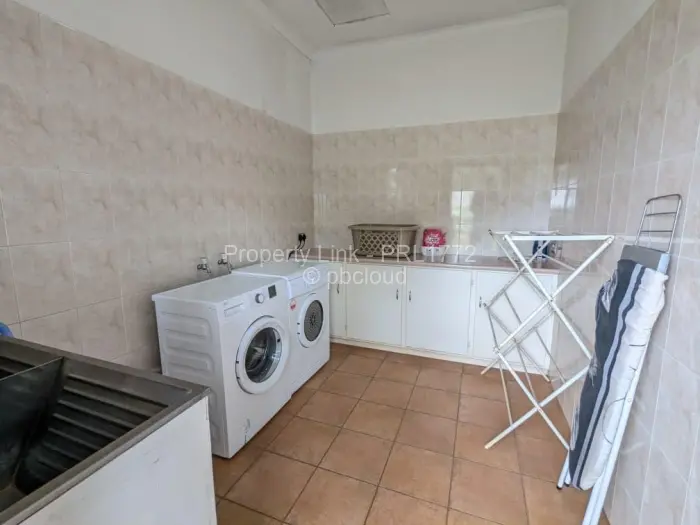 5 Bedroom House to Rent in Ballantyne Park, Harare