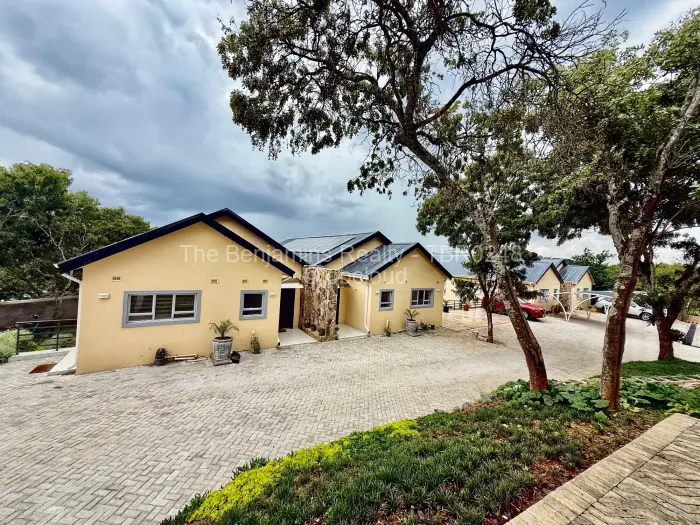 Townhouse/Cluster to Rent in Greystone Park, Harare