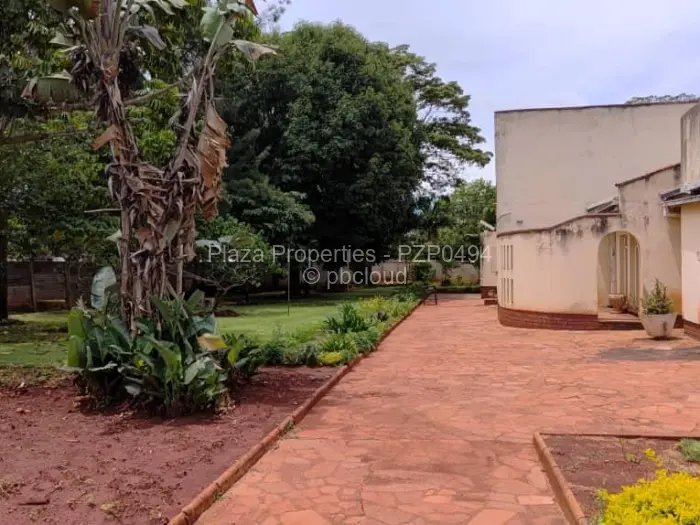 6 Bedroom House to Rent in Borrowdale, Harare