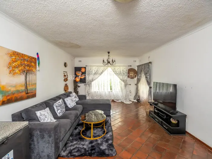 3 Bedroom Cottage/Garden Flat for Sale in Bluff Hill, Harare