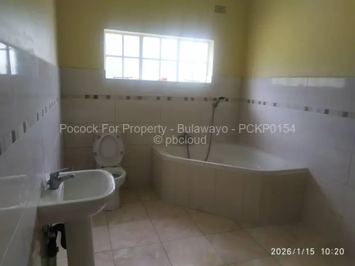 5 Bedroom House for Sale in Buena Vista, Bulawayo