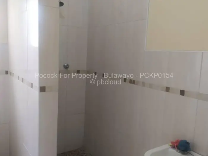 5 Bedroom House for Sale in Buena Vista, Bulawayo