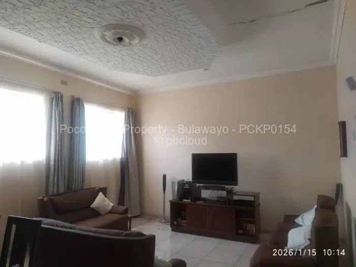 5 Bedroom House for Sale in Buena Vista, Bulawayo