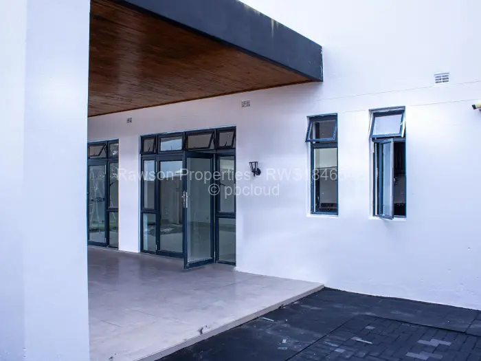 Townhouse/Cluster to Rent in Arlington, Harare