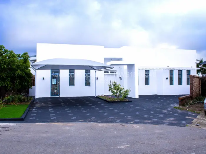 Townhouse/Cluster to Rent in Arlington, Harare