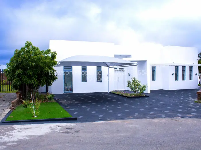 Townhouse/Cluster to Rent in Arlington, Harare