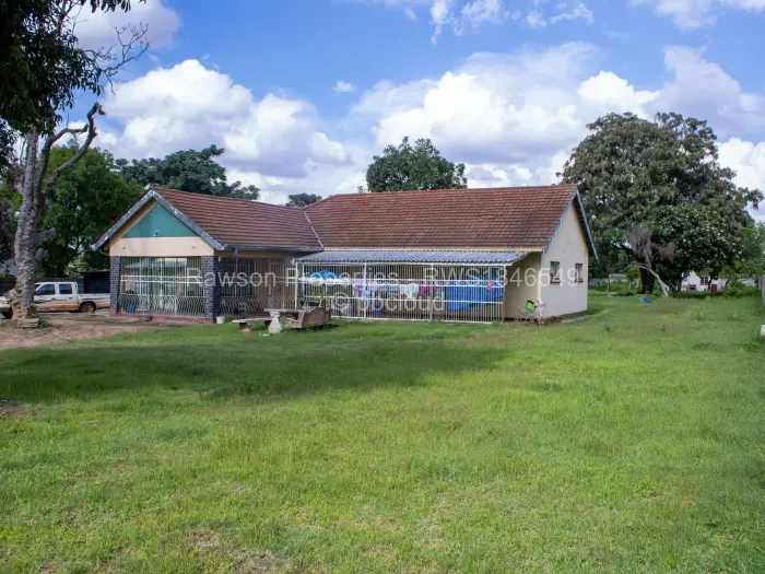 5 Bedroom House for Sale in Waterfalls, Harare