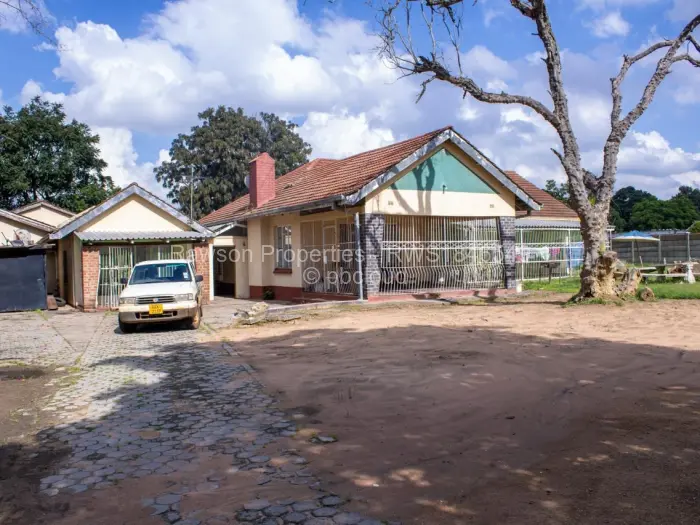 5 Bedroom House for Sale in Waterfalls, Harare